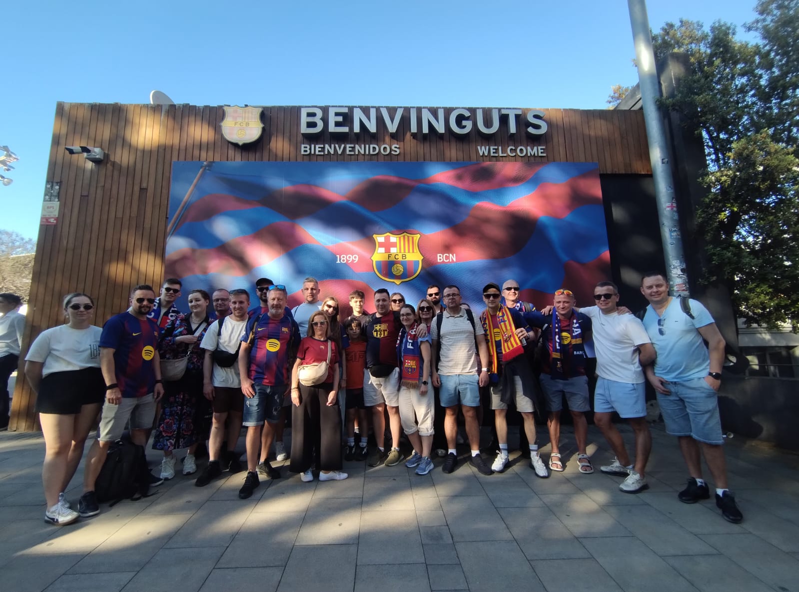 Kibice przed meczem FC Barcelona - Real Madryt na Camp Nou